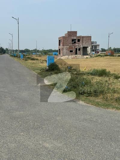 ڈی ایچ اے فیز9 پریزم ڈی ایچ اے ڈیفینس,لاہور میں 1 کنال رہائشی پلاٹ 2.8 کروڑ میں برائے فروخت۔