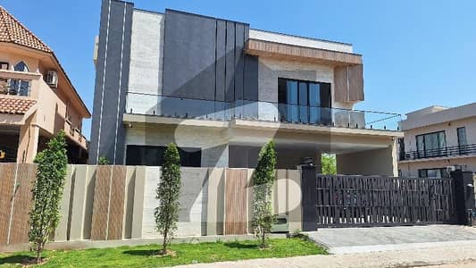 Elegant Designer Houses Near Bee Park