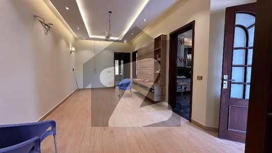 Facing Park 10 Marla Ground Floor Available For Rent