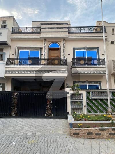 30x60 Beautifull House For Sale In G-13