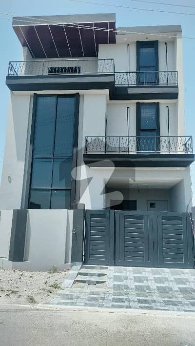 5 Marla corner beautiful house in central park housing scheme Lahore