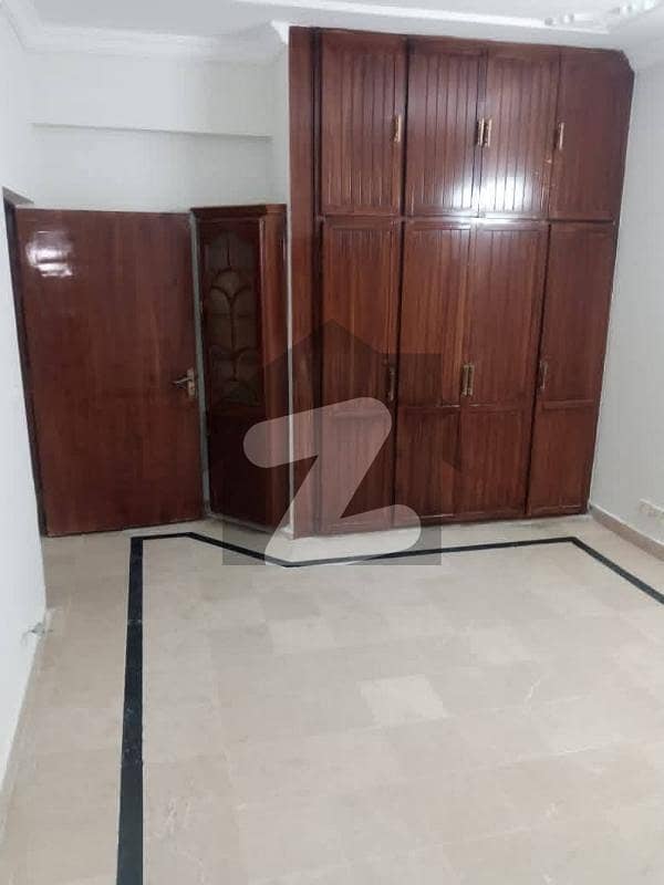 G11/3 3bed flat available for Rent G11/3 3bed flat available for Rent