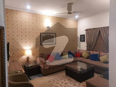 4 Marla Faicing Park Lower Portion Available For Rent in R1 Block Near Shaukat Khanam Hospital Lahore