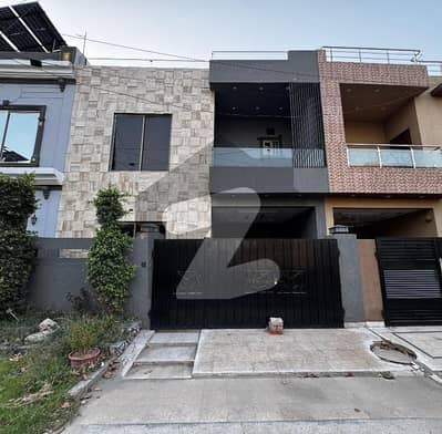 Ready To Buy A On Excellent Location House 5 Marla In Park View City - Platinum Block
