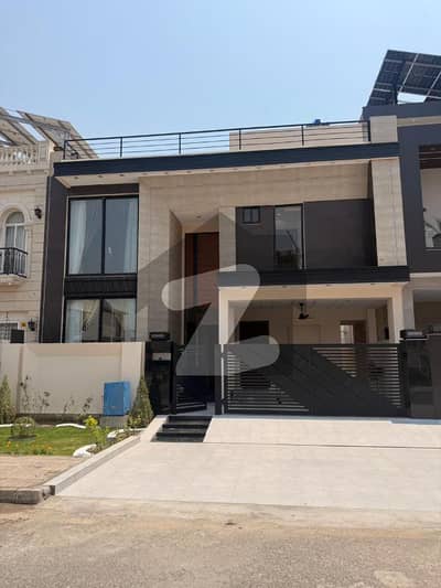 9 Marla Luxury House For Sale In Bankers Avenue Society, Bedian Road, Lahore