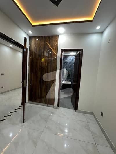 1 Bed Attach bath