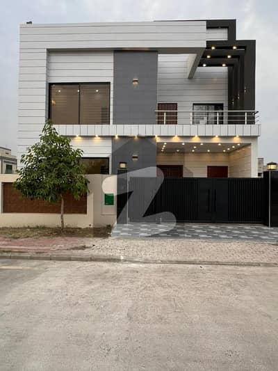 6 Marla Brand New Luxury House Modern Design | Hot Location Eastern Ext Block Bahria Orchard Lahore