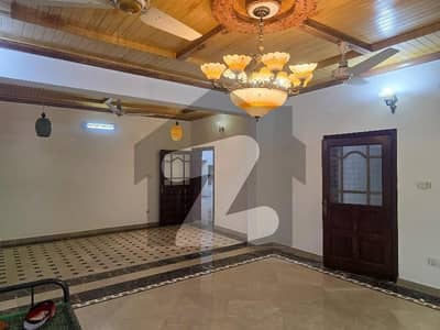 ڈی ایچ اے ڈیفینس فیز 2 ڈی ایچ اے ڈیفینس,اسلام آباد میں 3 کمروں کا 1 کنال بالائی پورشن 1.2 لاکھ میں کرایہ پر دستیاب ہے۔