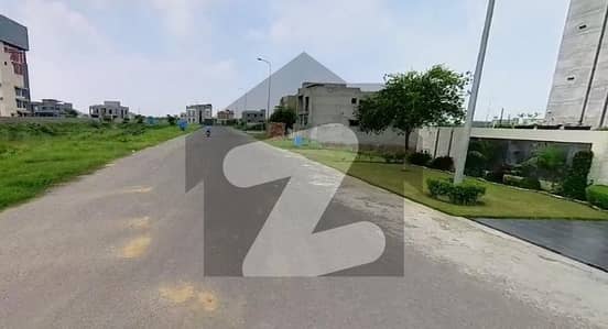 ڈی ایچ اے فیز 8 - بلاک وی فیز 8,ڈیفنس (ڈی ایچ اے),لاہور میں 1 کنال رہائشی پلاٹ 4.65 کروڑ میں برائے فروخت۔ ڈی ایچ اے فیز 8 - بلاک وی فیز 8,ڈیفنس (ڈی ایچ اے),لاہور میں 1 کنال رہائشی پلاٹ 4.65 کروڑ میں برائے فروخت۔
