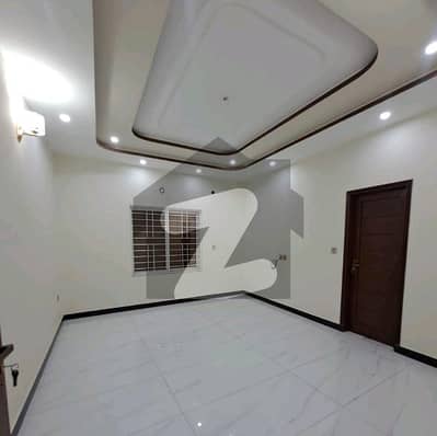 Spacious 10 Marla House Available For sale In Allama Iqbal Town - Kamran Block