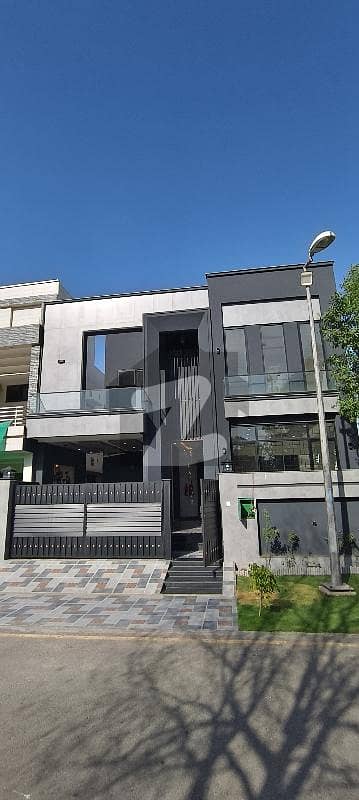 8 Marla Brand New Facing Park House For Sale