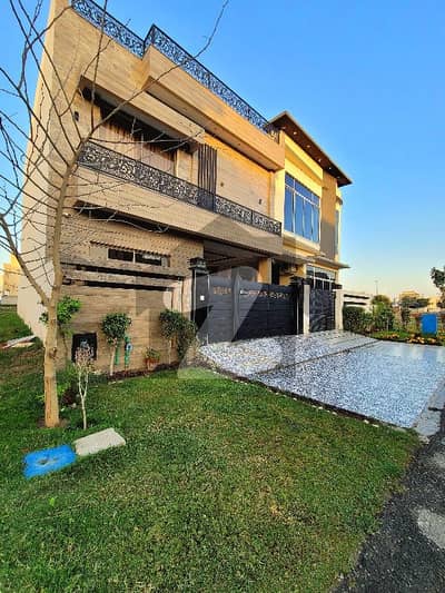 5 Marla House For Sale Near To Park TOP LOCATION WITH ORIGINAL PICTURES
