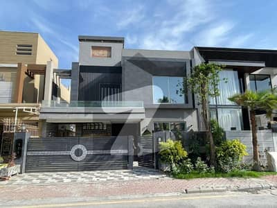 10 Marla Luxury Full Furnished House is Available For Rent in Bahria Town Lahore