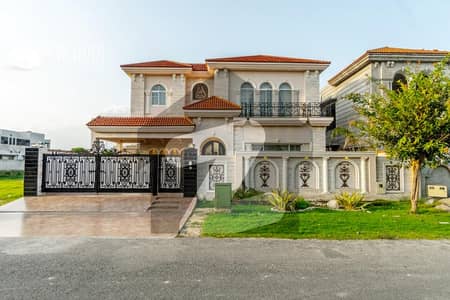 1 KANAL FULL LUXURIOUS HOUSE FOR RENT AT PRIME LOCATION OF DHA PHASE 7