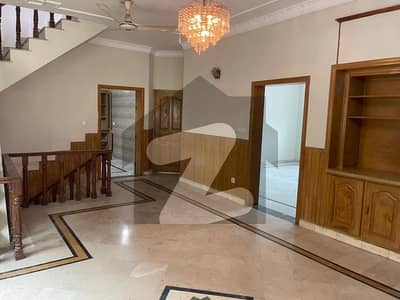 جی ۔ 11/4 جی ۔ 11,اسلام آباد میں 3 کمروں کا 1 کنال مکان 1.65 لاکھ میں کرایہ پر دستیاب ہے۔