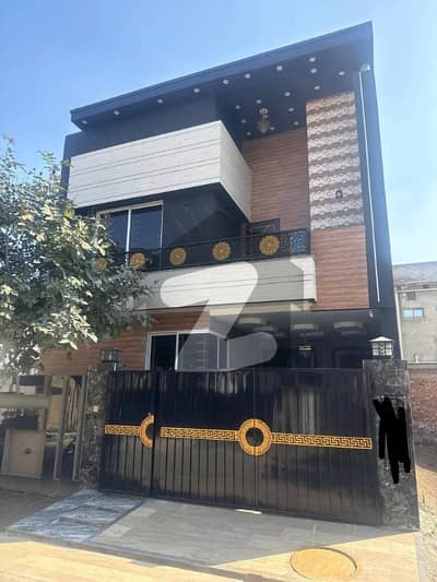 10 Marla Ultra Modern House For Sale in LDA Avenue Lahore