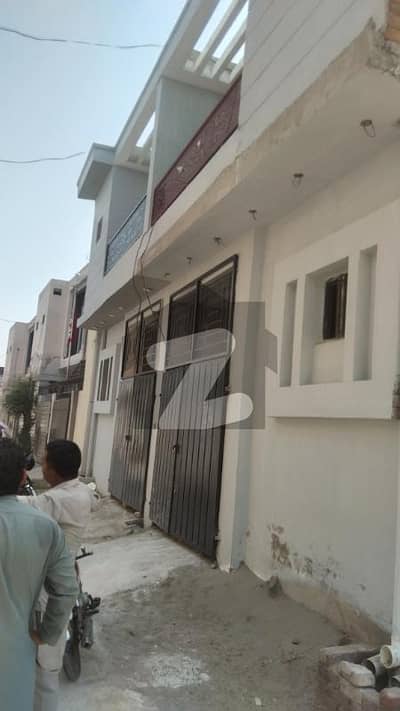 چوک کمہاراں والا ملتان میں 3 کمروں کا 3 مرلہ مکان 65.0 لاکھ میں برائے فروخت۔