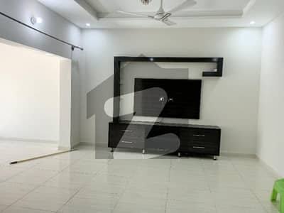 GULBERG RESIDENCIA 7 MARLA UPPER FLOOR FOR RENT