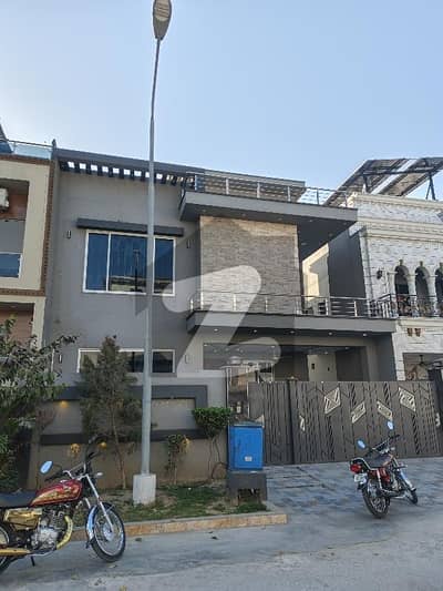 ڈی سی کالونی گوجرانوالہ میں 5 کمروں کا 10 مرلہ مکان 1.1 لاکھ میں کرایہ پر دستیاب ہے۔