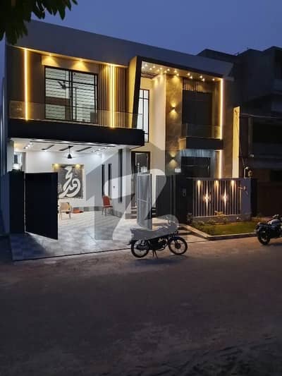 11 Marla luxury house river garden