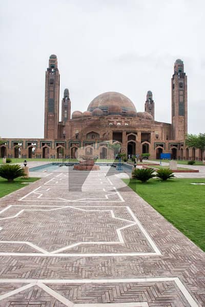 23 Marla Corner & Main Boulevard Prime Location Plot For Sale Near Grand Jamia Mosque 23 Marla Corner & Main Boulevard Prime Location Plot For Sale Near Grand Jamia Mosque
