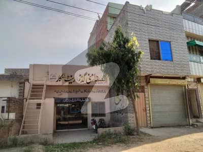 کاہنہ لاہور میں 4 مرلہ Studio دفتر 1.25 کروڑ میں برائے فروخت۔