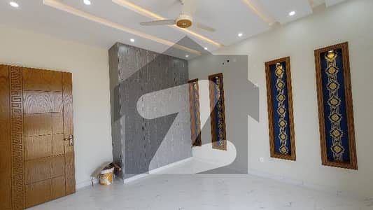1000 Square Feet House Up For Sale In D-12/1
