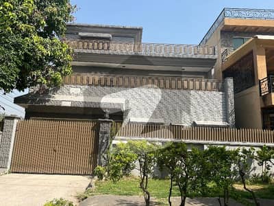 آئی ۔ 8 اسلام آباد میں 5 کمروں کا 12 مرلہ مکان 3.75 لاکھ میں کرایہ پر دستیاب ہے۔