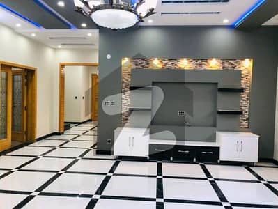 پی جی ای سی ایچ ایس فیز 2 پنجاب گورنمنٹ ایمپلائیز سوسائٹی,لاہور میں 5 کمروں کا 1 کنال مکان 5.55 کروڑ میں برائے فروخت۔