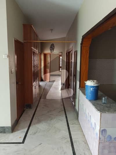 Gulshan-e-Iqbal - Block 9 Upper Portion Sized 400 Square Yards Is Available
