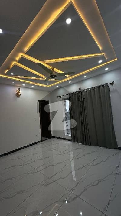10 Marla Desighner Upper Portion Available For Rent