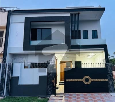Prime Location 7 Marla House available for sale in Wapda Town Phase 1 if you hurry
