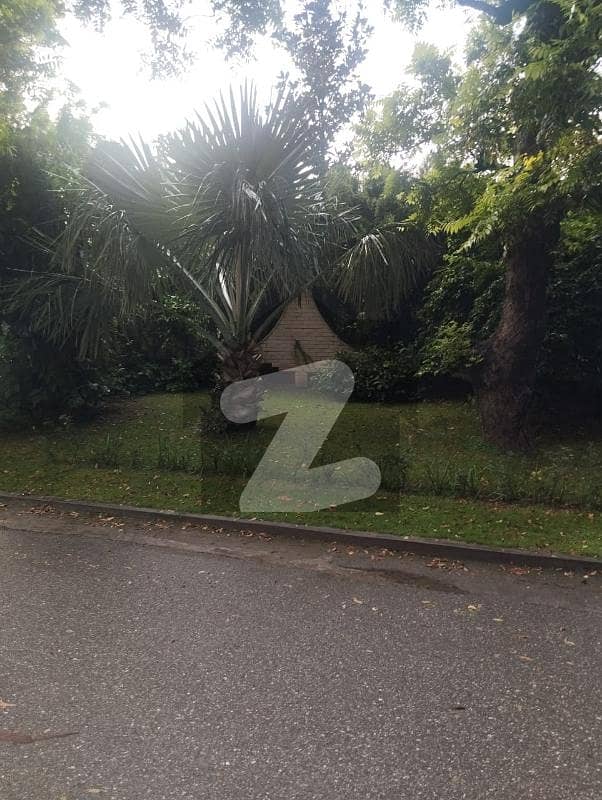 Plot For Sale In F-8 Prime Location Plot For Sale In F-8 Prime Location