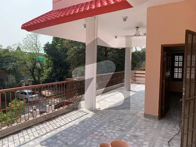 F-8/4 Islamabad Livable House For Sale Size 500 Sq Yard .