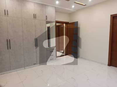 Like A Brand New Double Storey 10 Marla House Available In Bahria Town Phase 8 - Block E For Rent