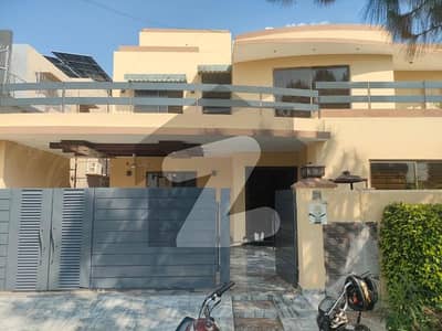 1 kanal slightly used house for sale  Hundred percent original pics