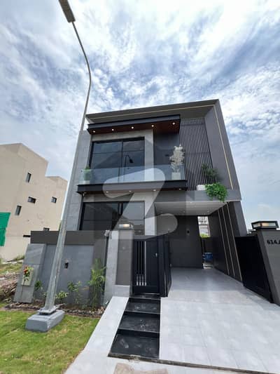 DHA LAHORE 5 MARLA LUXURIOUS HOUSE SALE TOP LOCATION
