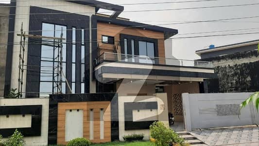 واپڈا ٹاؤن فیز 2 - بلاک کیو2 واپڈا ٹاؤن فیز 2,واپڈا ٹاؤن,لاہور میں 6 کمروں کا 12 مرلہ مکان 5.1 کروڑ میں برائے فروخت۔