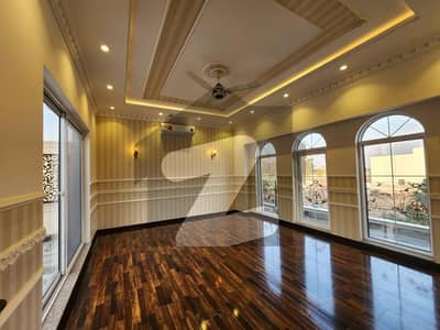20 MARLA MODRAN DESIGN UPPER PORTION FOR RENT IN DHA PH 6 HOT LOCATION