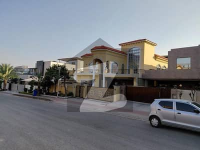 بحریہ ٹاؤن فیز 5 بحریہ ٹاؤن راولپنڈی,راولپنڈی میں 6 کمروں کا 1 کنال مکان 6.5 لاکھ میں کرایہ پر دستیاب ہے۔ بحریہ ٹاؤن فیز 5 بحریہ ٹاؤن راولپنڈی,راولپنڈی میں 6 کمروں کا 1 کنال مکان 6.5 لاکھ میں کرایہ پر دستیاب ہے۔
