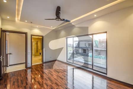 10 MARLA MODRAN DESIGN LOWER PORTION FOR RENT IN DHA PH 7 HOT LOCATION
