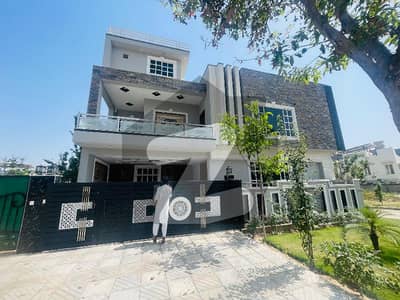 10 Marla Beautifull Double story brandnew corner house available for Sale