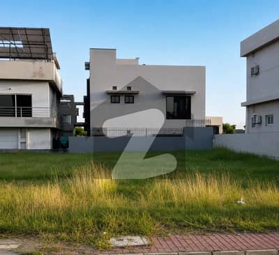 10 Marla Prime Location Solid Land Plot Sector E