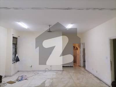 10 Marla Flat In Askari 5 For Rent