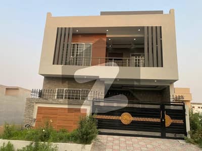 ایم پی سی ایچ ایس - بلاک ای ایم پی سی ایچ ایس ۔ ملٹی گارڈنز,بی ۔ 17,اسلام آباد میں 4 کمروں کا 7 مرلہ مکان 2.8 کروڑ میں برائے فروخت۔