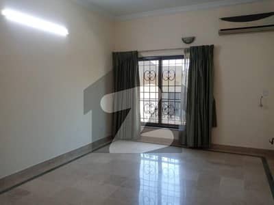 Prime Location Close To F-7 Markaz Size 60x100 666 Square Yards CDA Transfer Incoming Rent 3500$ Prime Location Close To F-7 Markaz Size 60x100 666 Square Yards CDA Transfer Incoming Rent 3500$