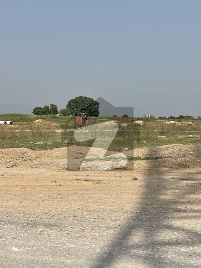 I-12/1 back to civic road plot size 30x60 top location park face