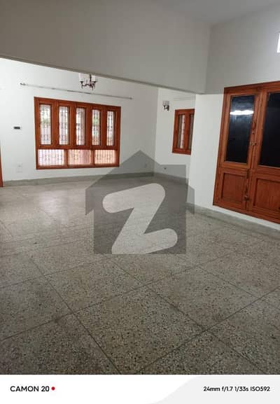 گلشن اقبال - بلاک 10-اے گلشنِ اقبال,گلشنِ اقبال ٹاؤن,کراچی میں 3 کمروں کا 16 مرلہ زیریں پورشن 1.0 لاکھ میں کرایہ پر دستیاب ہے۔