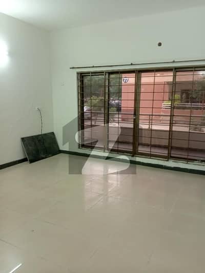 2200 Square Feet Flat In Cantt Of Karachi Is Available For sale