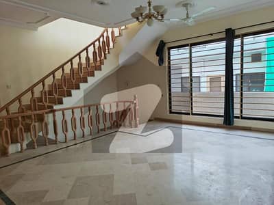 Prime Location House Triple Storey 500 Sq Yd CDA Transfer Single Owner-